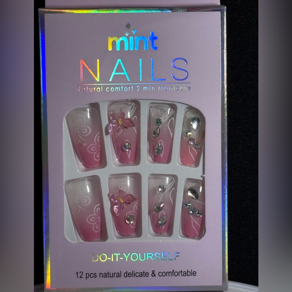 MINT Press On Nails